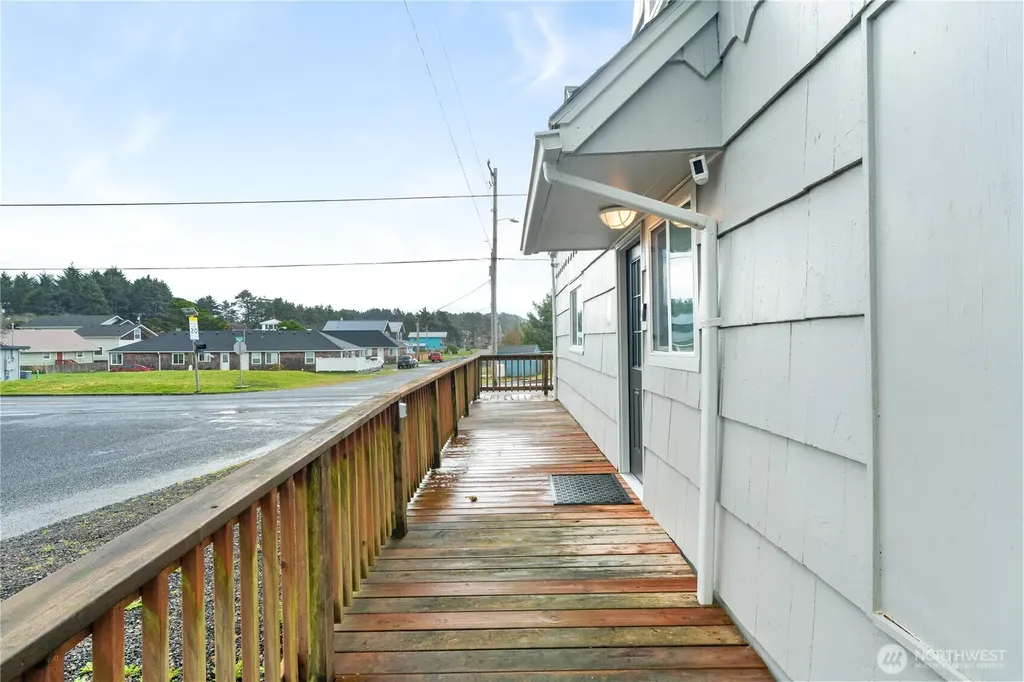 40 Main Street Pacific Beach WA 98571