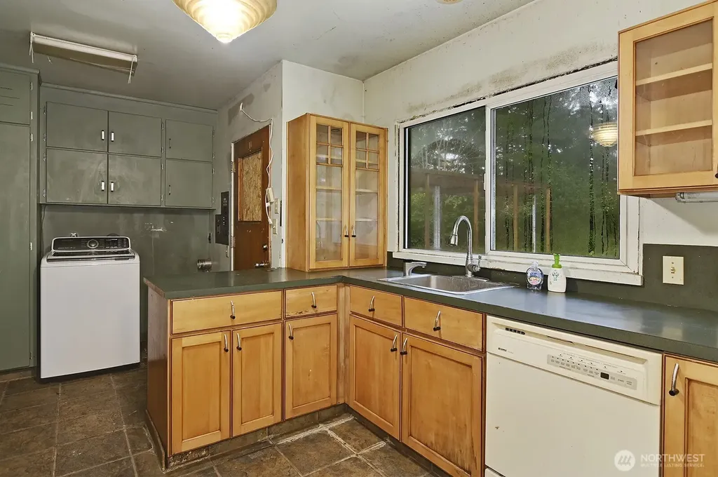 700 Reiten Road Kent WA 98030