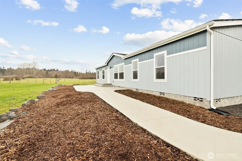 591 N Lees Creek Port Angeles WA 98362