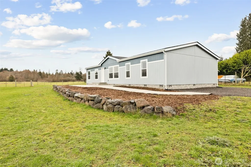 591 N Lees Creek Port Angeles WA 98362