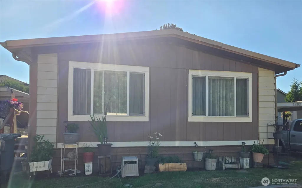 1114 29th St Place NW Puyallup WA 98371