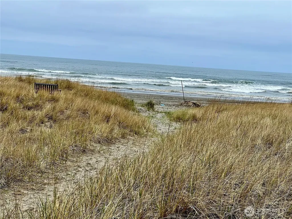 1301 178th Place W Long Beach WA 98631