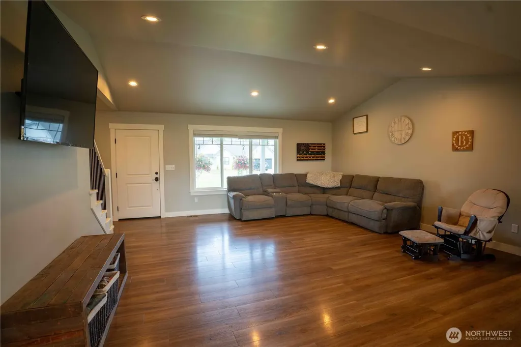 413 Cornerstone Drive Sumas WA 98295