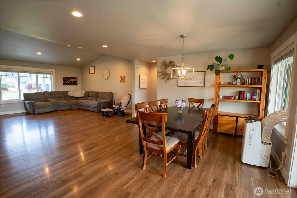 413 Cornerstone Drive Sumas WA 98295