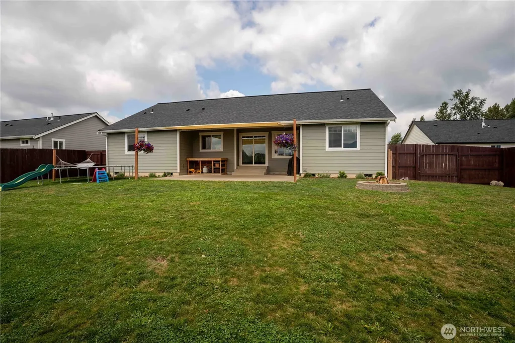 413 Cornerstone Drive Sumas WA 98295