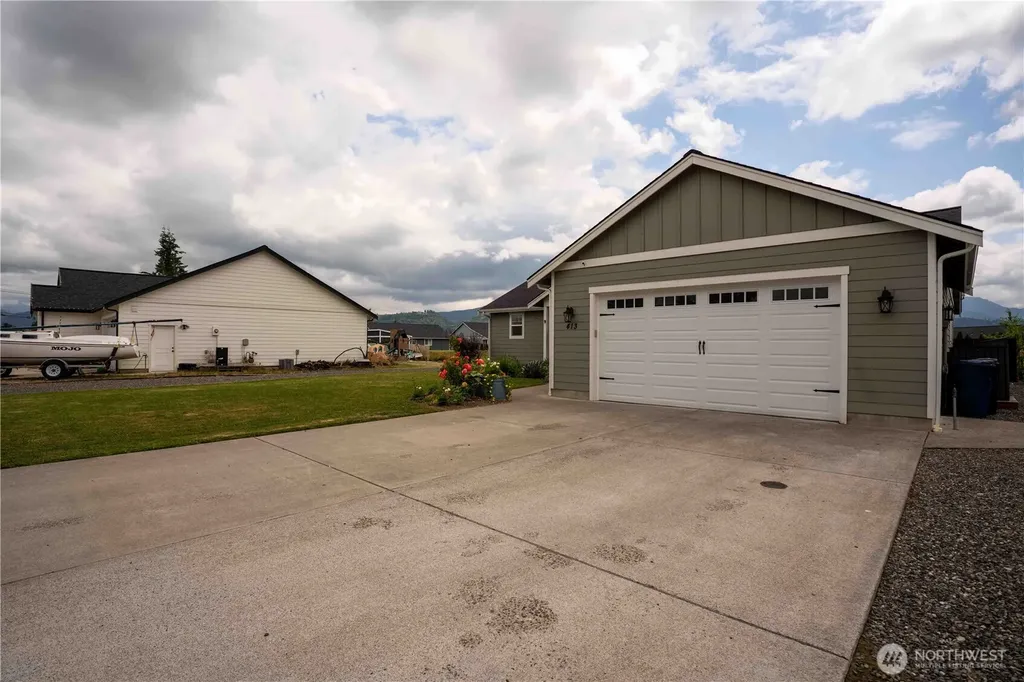 413 Cornerstone Drive Sumas WA 98295