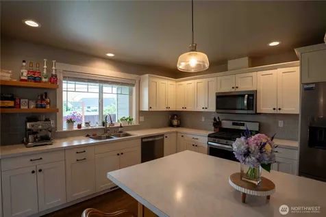 413 Cornerstone Drive Sumas WA 98295