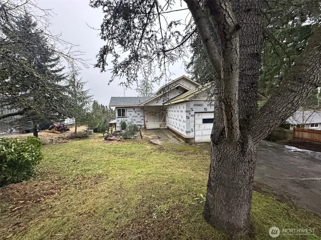 709 15th Avenue SE Puyallup WA 98372