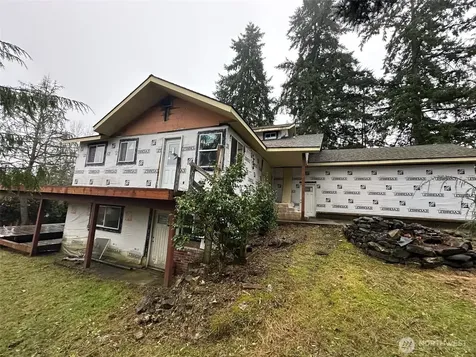 709 15th Avenue SE Puyallup WA 98372