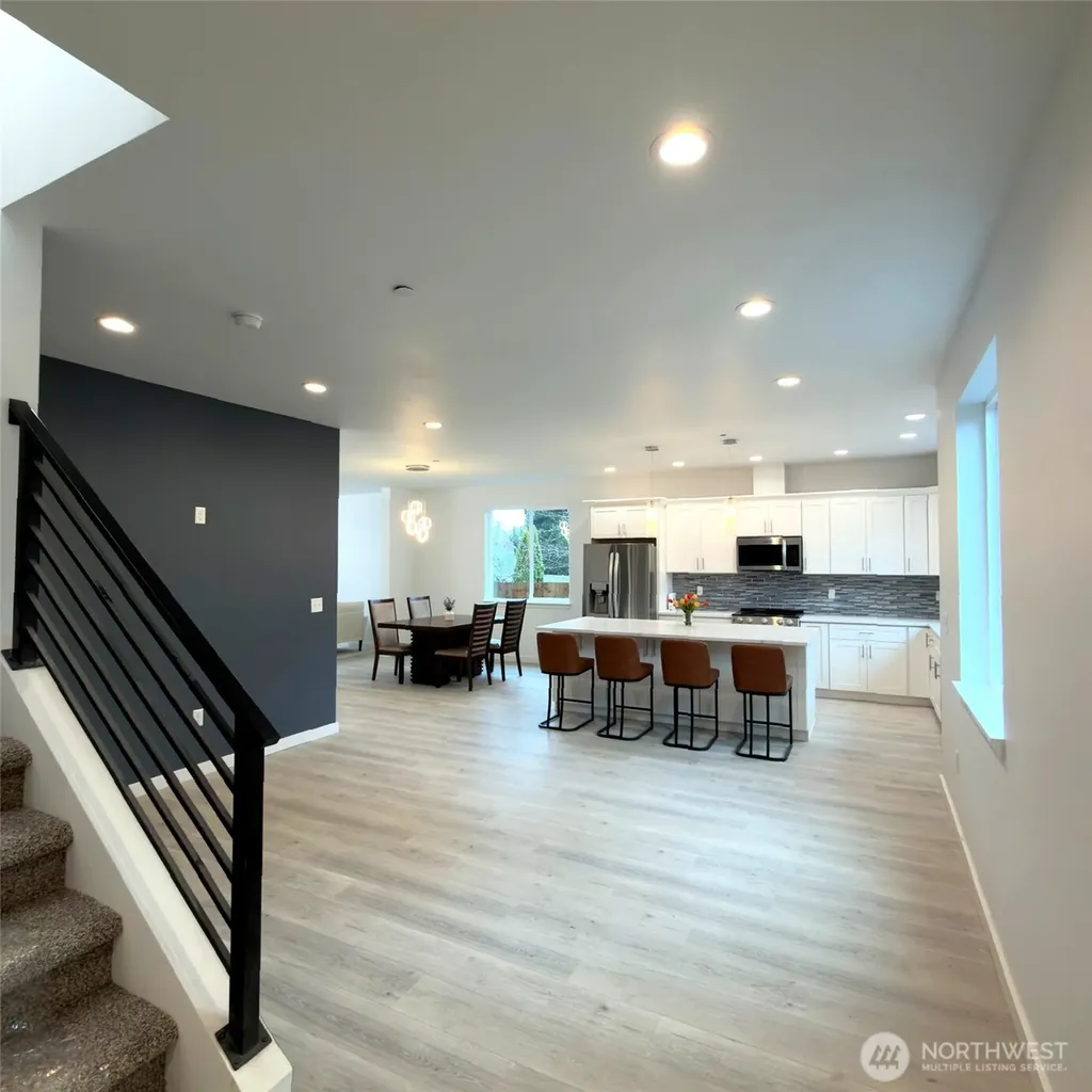 648 SW 139th Street Burien WA 98166