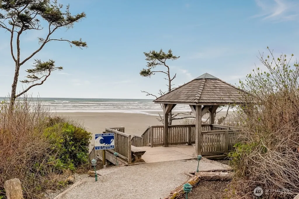 38 Trillium Lane Pacific Beach WA 98571
