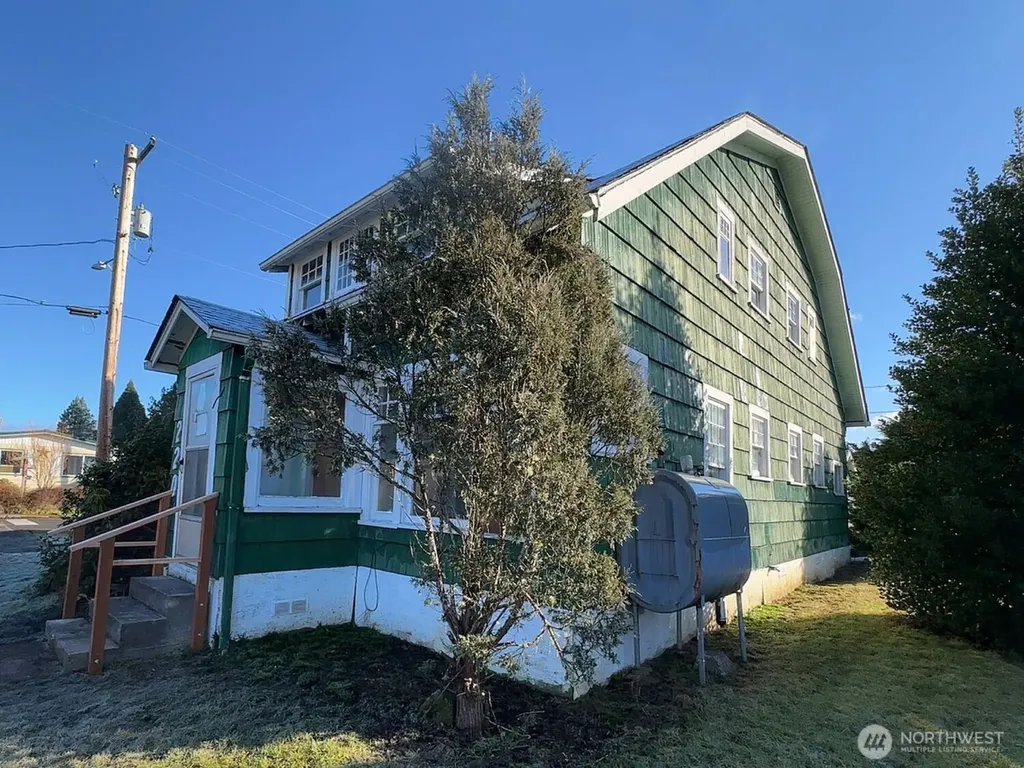 220 N 3rd Street Pe Ell WA 98572