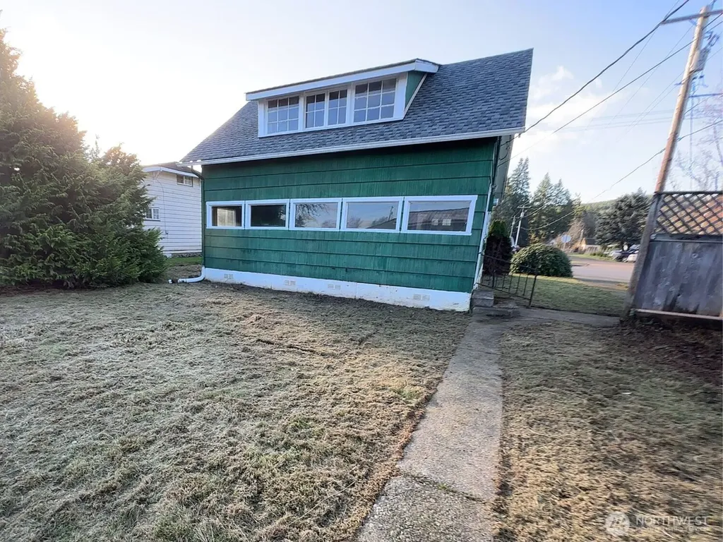 220 N 3rd Street Pe Ell WA 98572