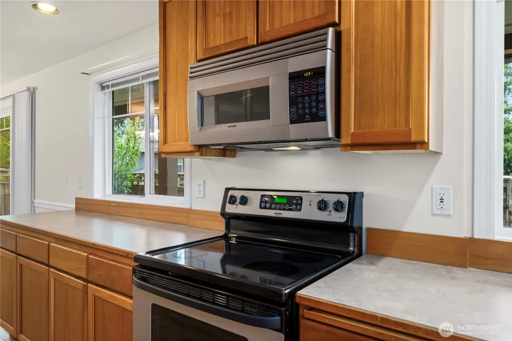 7503 212th Street SW Edmonds WA 98026