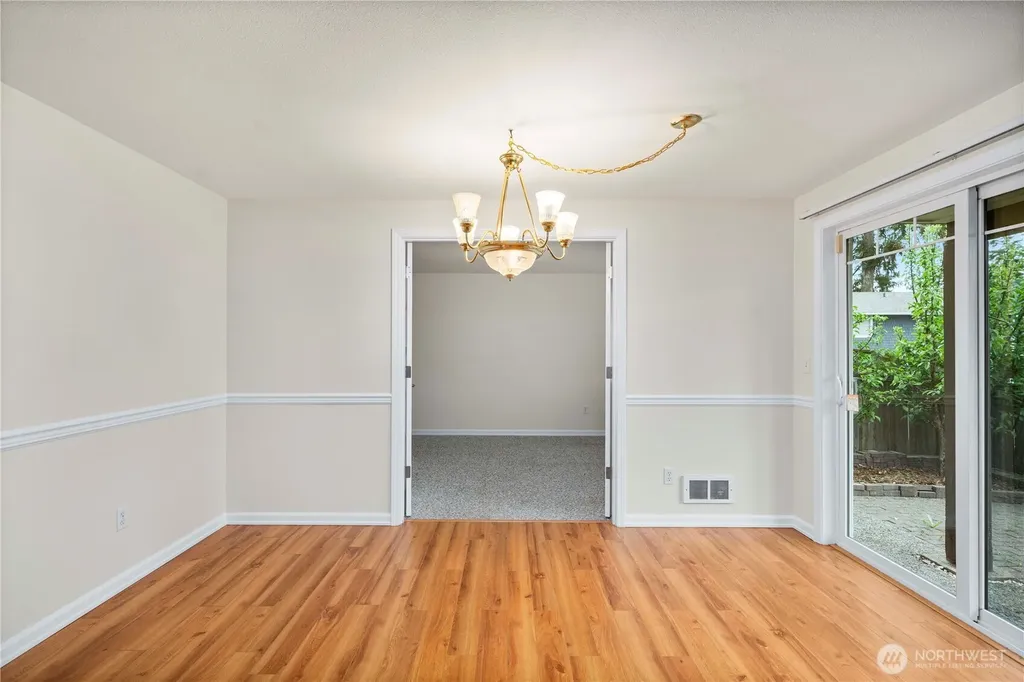 7503 212th Street SW Edmonds WA 98026