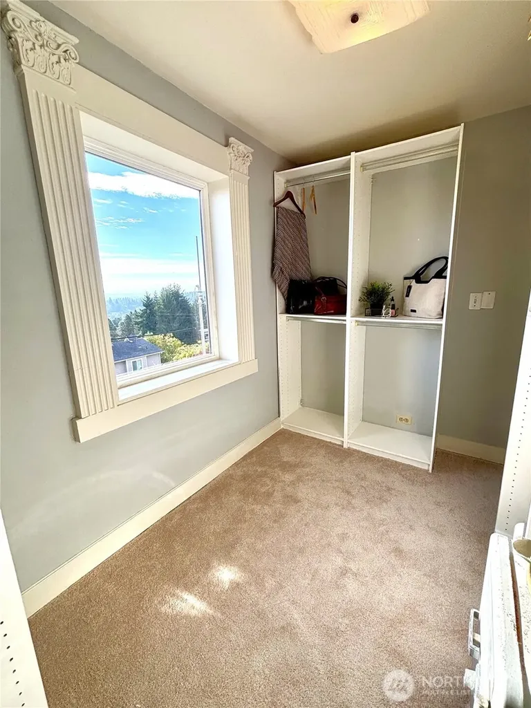 1109 E 31 Street Tacoma WA 98404