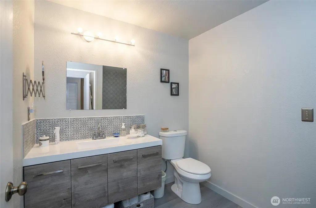 7317 N Skyview Tacoma WA 98406