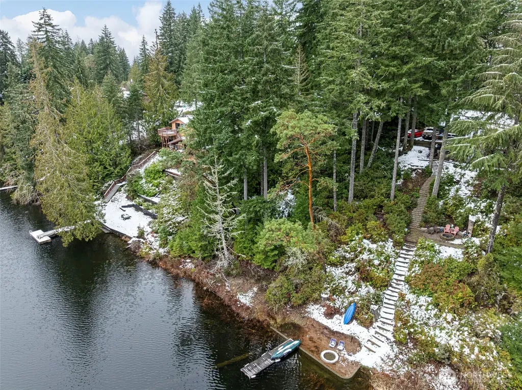 1961 E Trails End Drive Belfair WA 98528