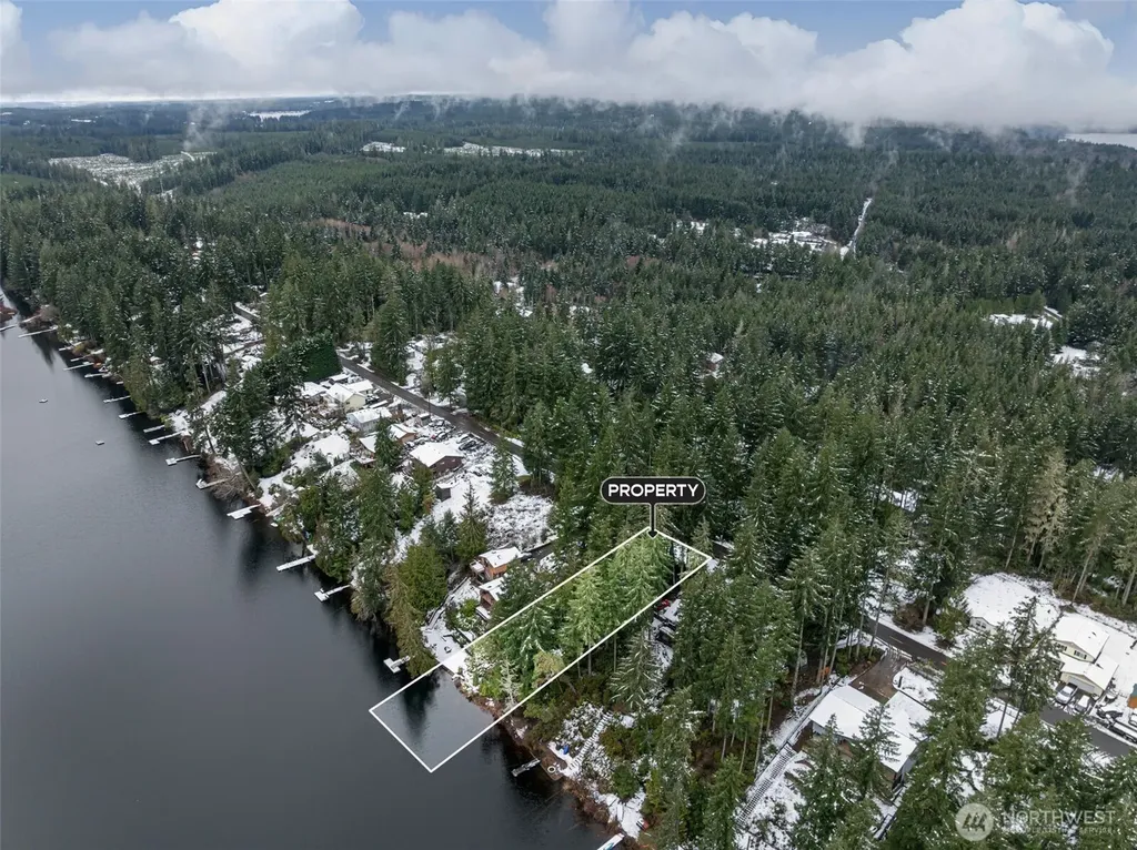 1961 E Trails End Drive Belfair WA 98528