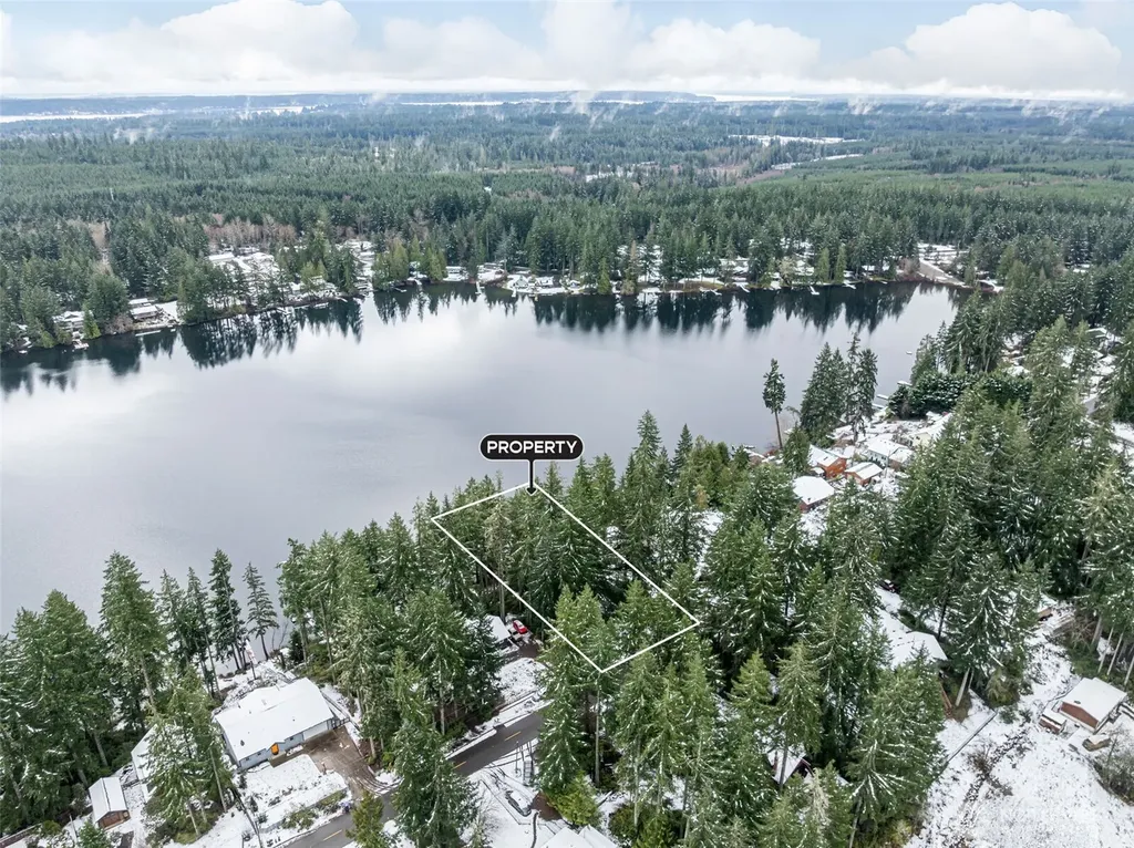 1961 E Trails End Drive Belfair WA 98528