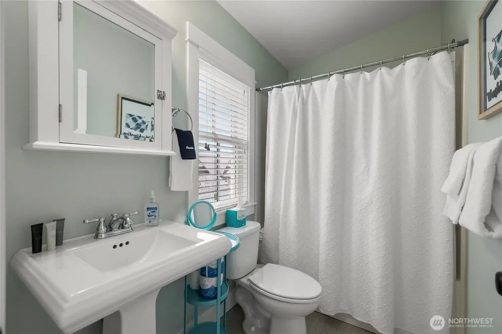 78 Pacifica Lane Pacific Beach WA 98571