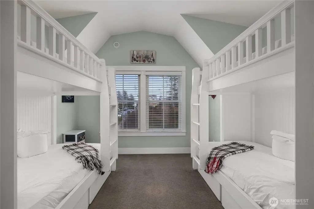 78 Pacifica Lane Pacific Beach WA 98571