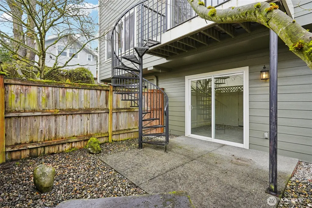 2814 E Spring Street Seattle WA 98122