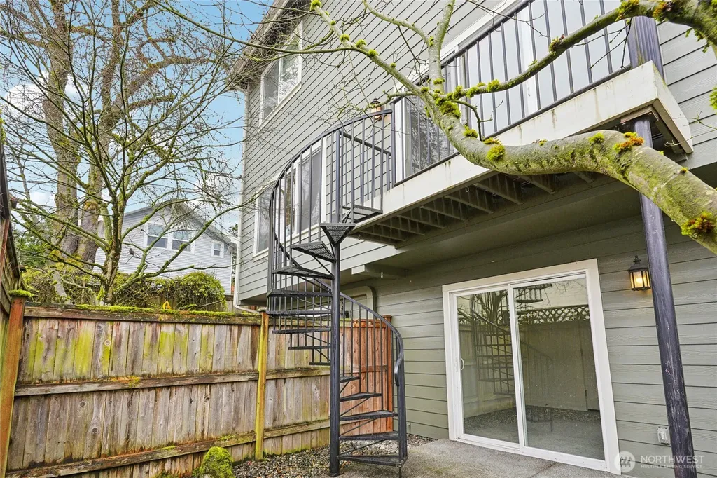 2814 E Spring Street Seattle WA 98122