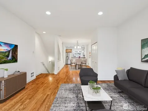 2814 E Spring Street Seattle WA 98122
