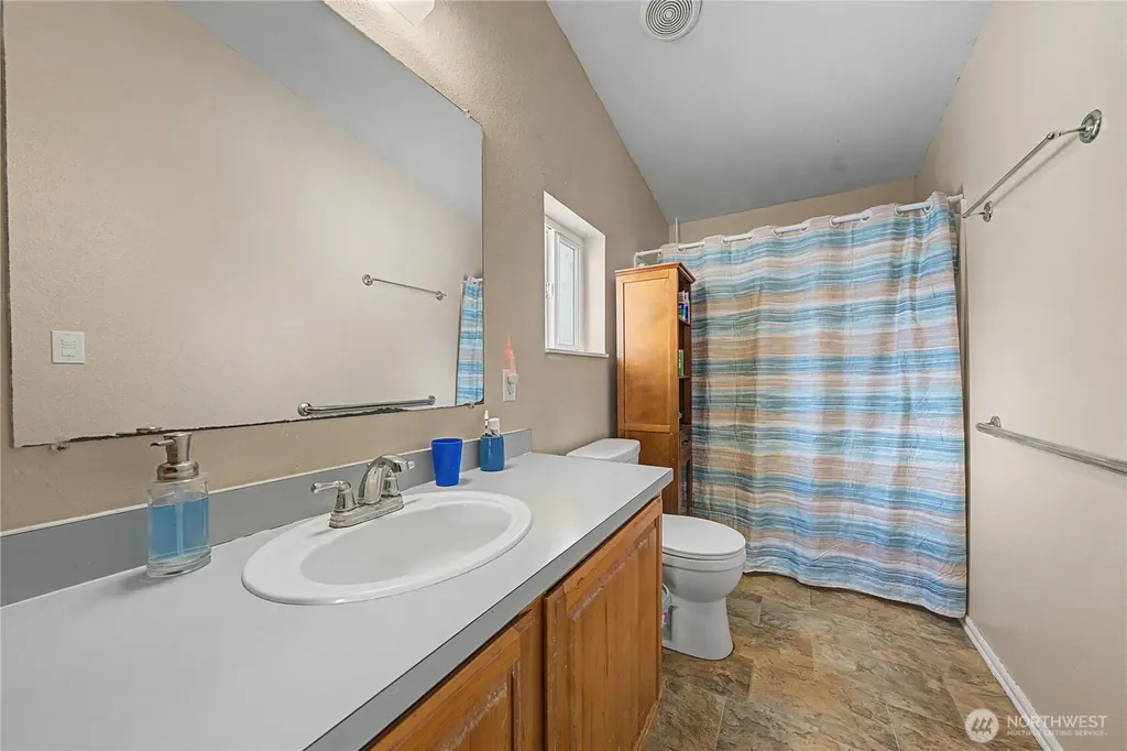 7581 Rainier NE Moses Lake WA 98837