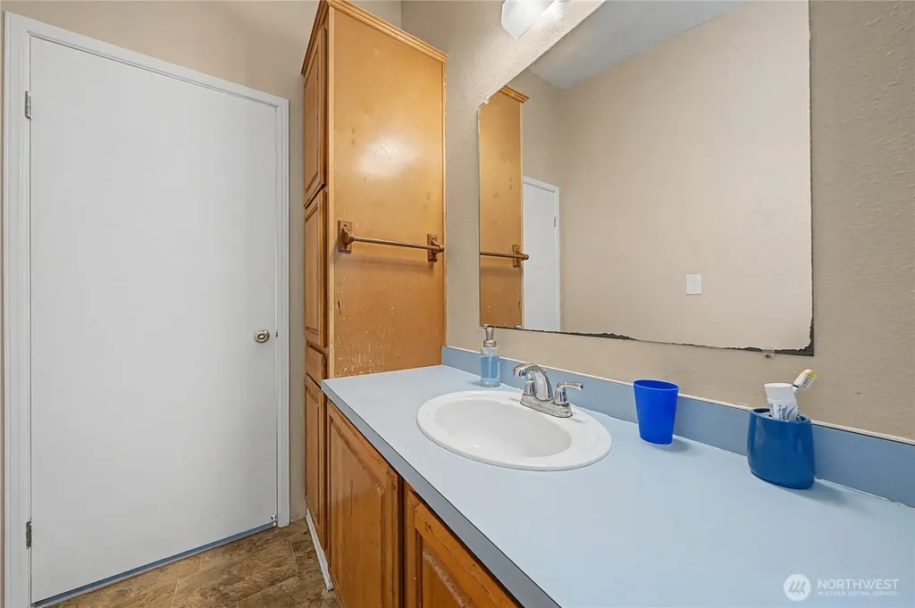 7581 Rainier NE Moses Lake WA 98837