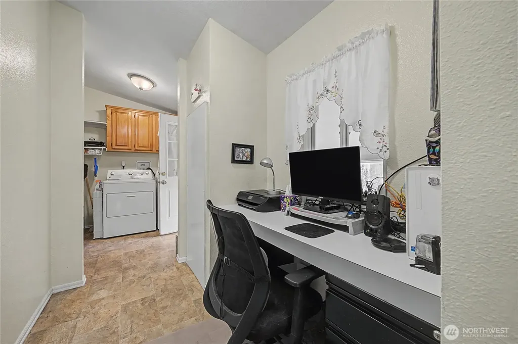 7581 Rainier NE Moses Lake WA 98837