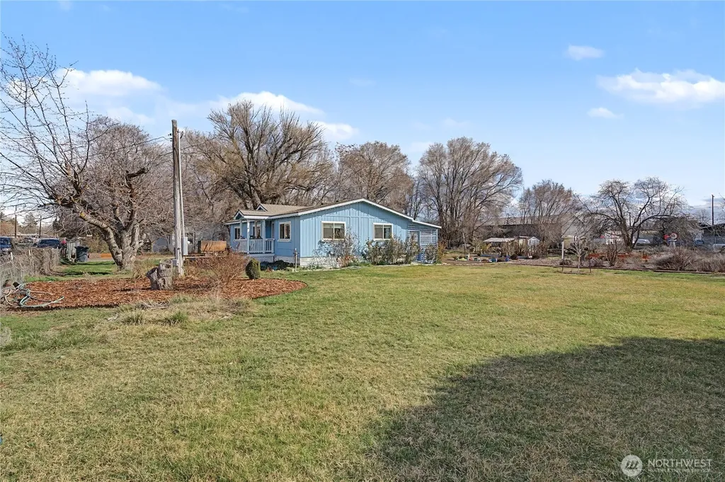 7581 Rainier NE Moses Lake WA 98837