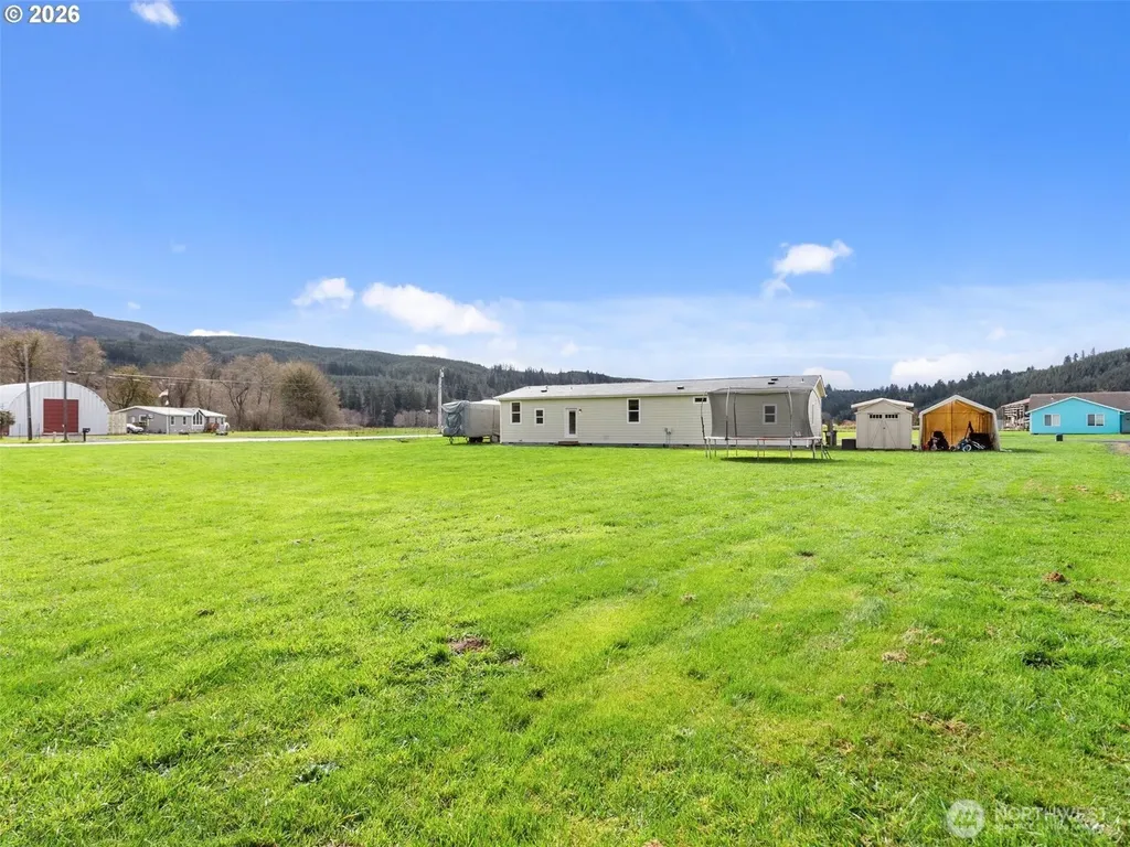 4 Nature Loop Cathlamet WA 98612