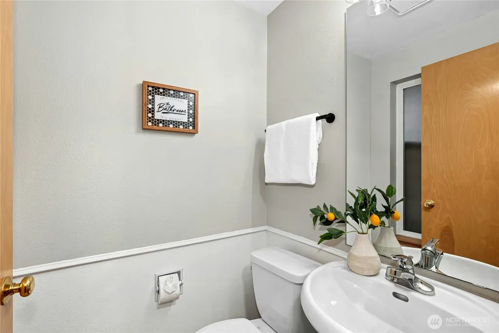 726 N 94th Street Seattle WA 98103