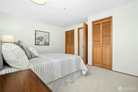 726 N 94th Street Seattle WA 98103