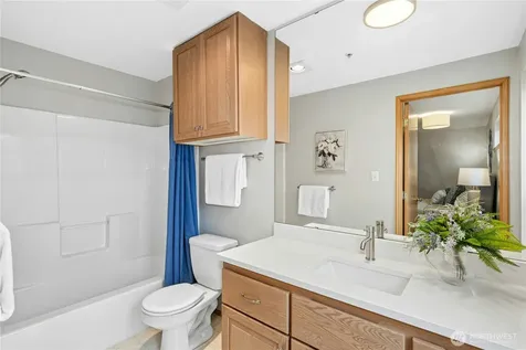 726 N 94th Street Seattle WA 98103
