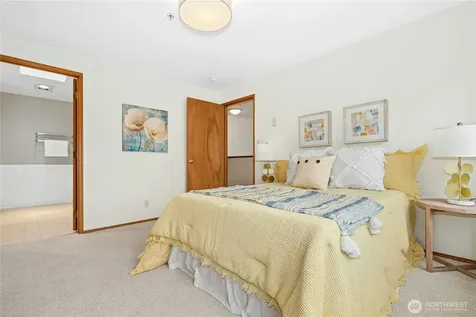 726 N 94th Street Seattle WA 98103