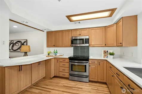 726 N 94th Street Seattle WA 98103