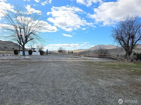 11 Appleway Okanogan WA 98840