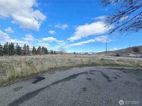 11 Appleway Okanogan WA 98840