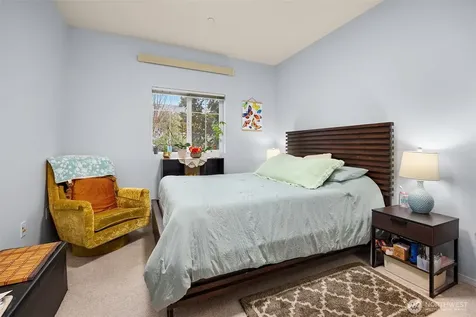 1736 10th Avenue NE Issaquah WA 98029