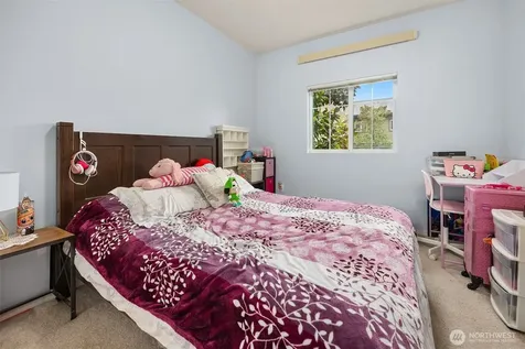 1736 10th Avenue NE Issaquah WA 98029