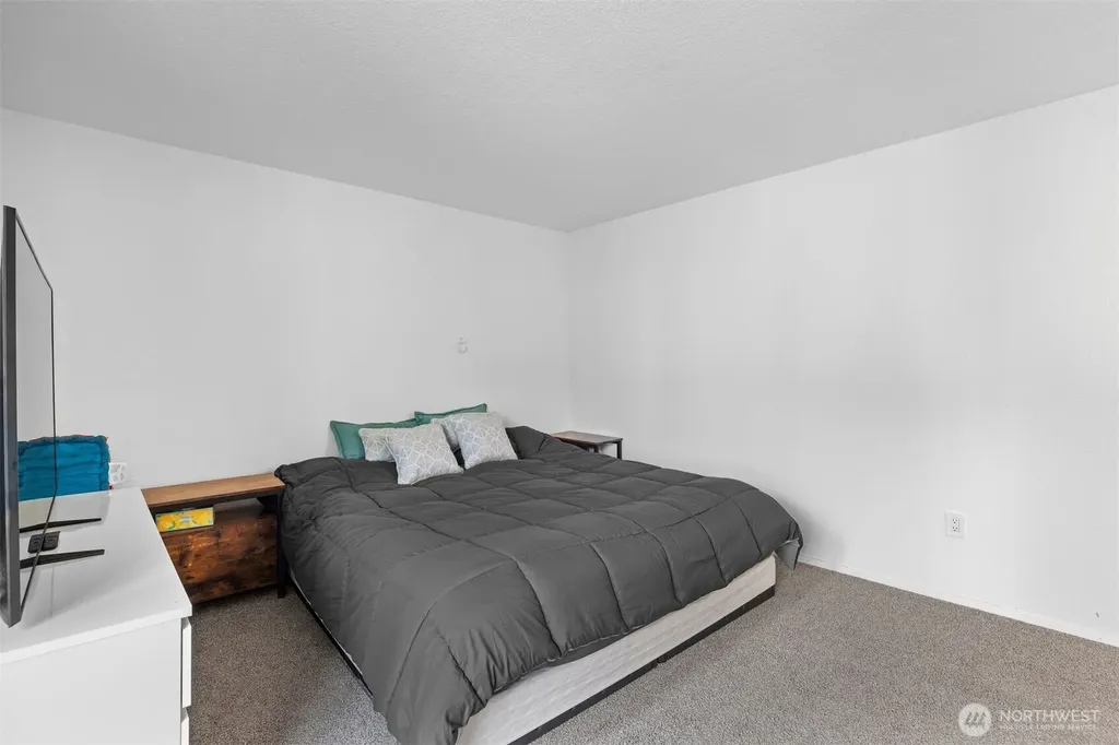 303 13th Avenue E Seattle WA 98102