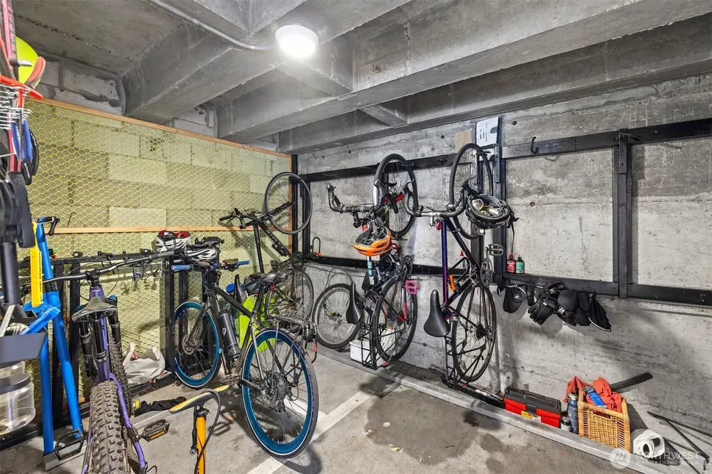 303 13th Avenue E Seattle WA 98102