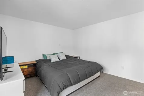 303 13th Avenue E Seattle WA 98102
