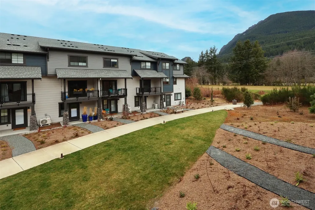 1191 Waterfall Way SE North Bend WA 98045