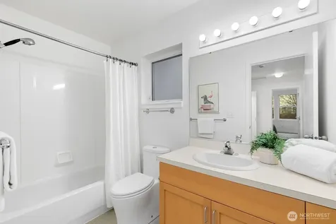 6726 35th Place S Seattle WA 98118