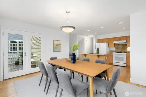 6726 35th Place S Seattle WA 98118