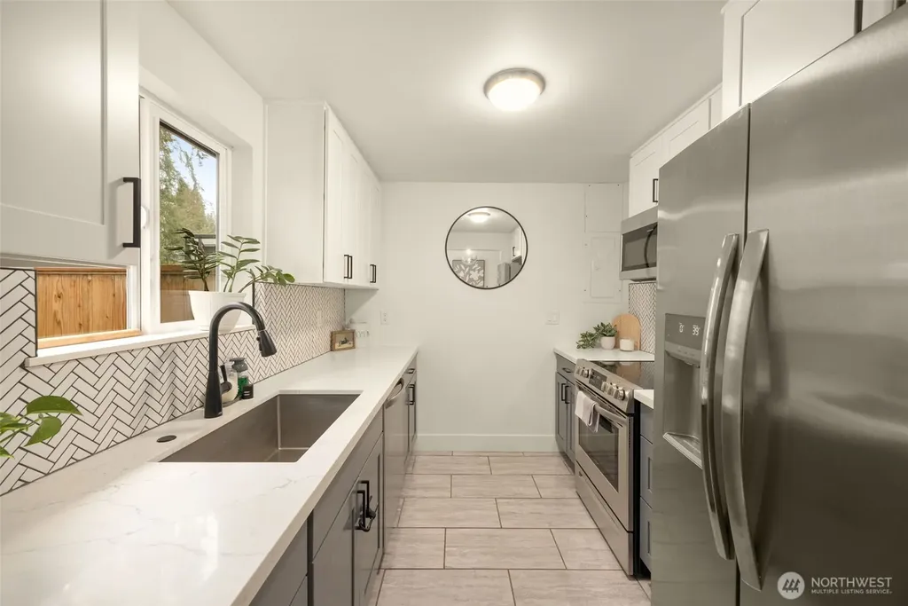 9427 8th Avenue SW Seattle WA 98106